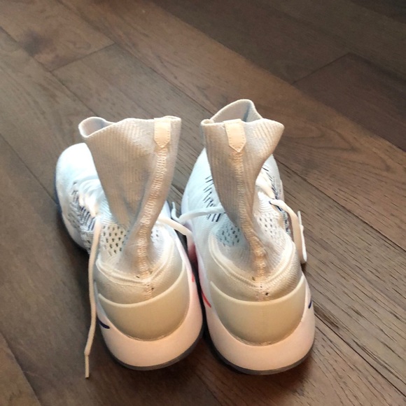 11 1/2 Nike Zoom Basketball Sneakers. Worn 1 Time. main image 5